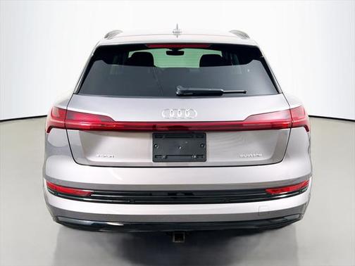 2021 Audi e-tron Premium Plus