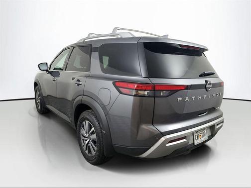 2023 Nissan Pathfinder SL 4WD