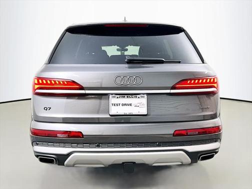 2025 Audi Q7 55 Premium Plus