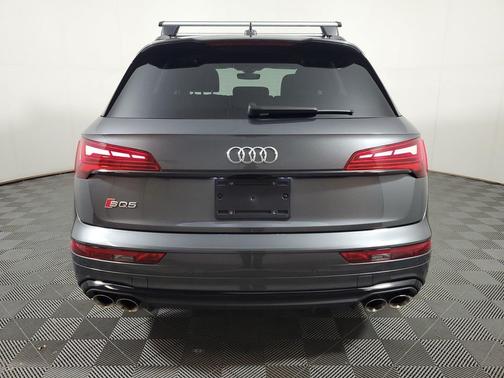 Daytona Gray Pearl Effect 2024 Audi SQ5 3.0T Premium Plus