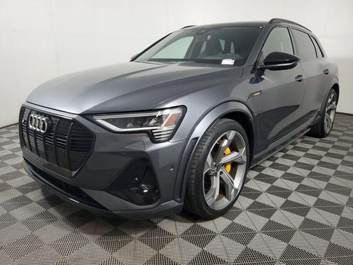 Daytona Gray Pearl 2023 Audi e-tron S Prestige quattro