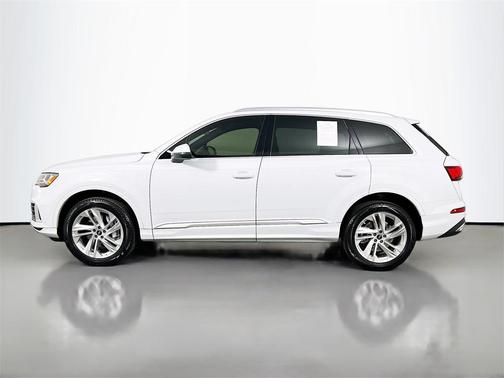 2023 Audi Q7 45 Premium