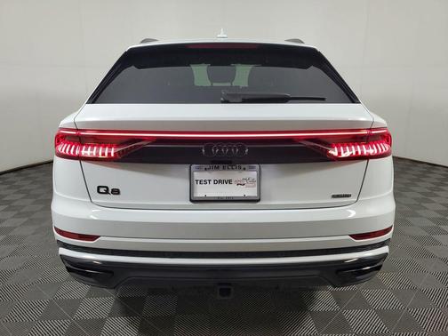Glacier White Metallic 2023 Audi Q8 55 Premium Plus