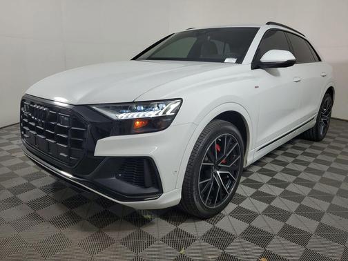 Glacier White Metallic 2023 Audi Q8 55 Premium Plus