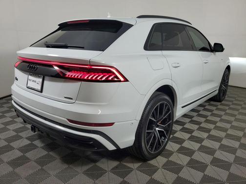 Glacier White Metallic 2023 Audi Q8 55 Premium Plus