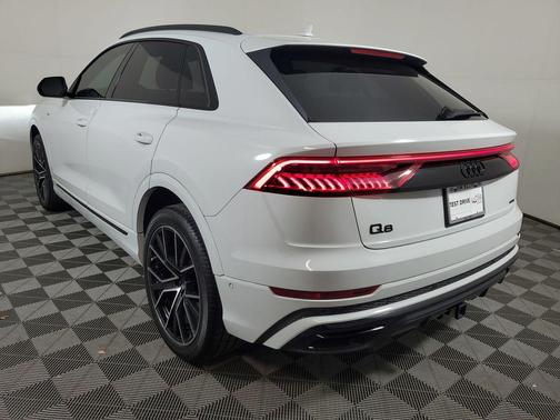 Glacier White Metallic 2023 Audi Q8 55 Premium Plus