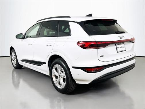 2025 Audi Q6 e-tron Premium