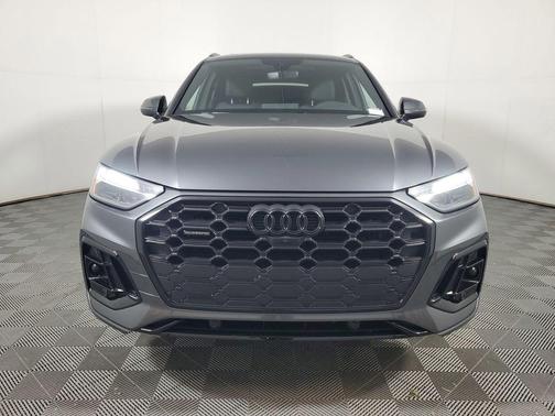 Daytona Gray Pearl Effect 2025 Audi Q5 45 S line Premium Plus