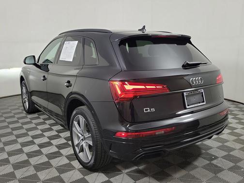 Mythos Black Metallic 2025 Audi Q5 45 S line Premium