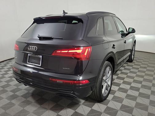 Mythos Black Metallic 2025 Audi Q5 45 S line Premium