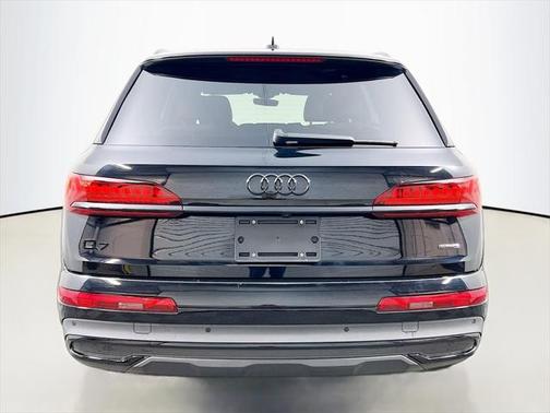 2022 Audi Q7 55 Premium Plus