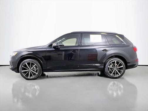 2022 Audi Q7 55 Premium Plus