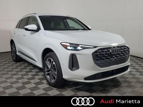Glacier White 2025 Audi Q5 Premium Plus TFSI quattro S tronic