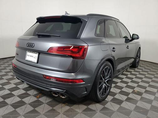 Daytona Gray Pearl Effect 2023 Audi SQ5 3.0T Premium Plus