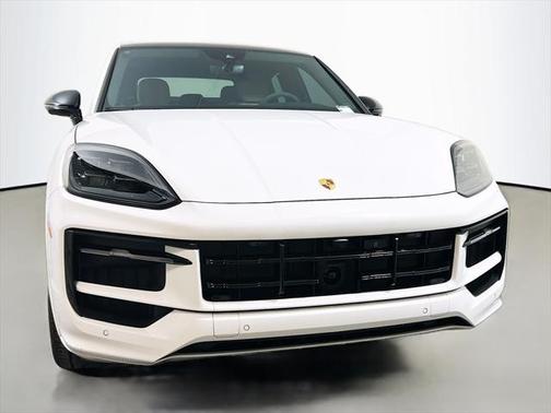 2025 Porsche Cayenne GTS