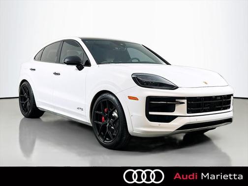 2025 Porsche Cayenne GTS