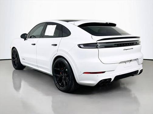 2025 Porsche Cayenne GTS
