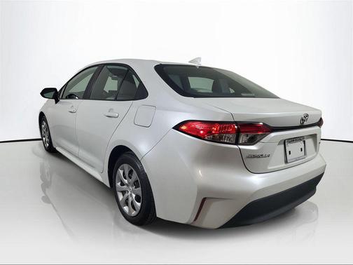 Ice Cap 2025 Toyota Corolla LE