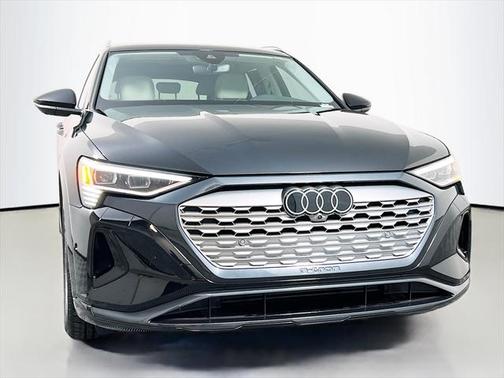 2024 Audi Q8 e-tron Premium Plus
