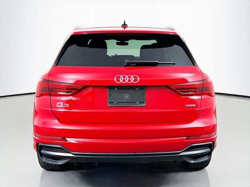 2021 Audi Q3 45 S line Premium