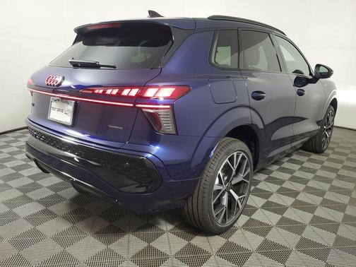 Navarra Blue Metallic 2026 Audi Q3 TFSI quattro S tronic