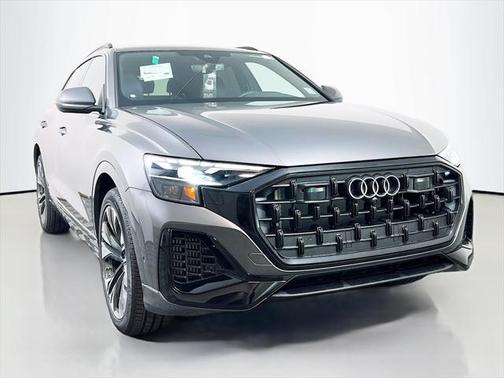2025 Audi Q8 55 Premium Plus