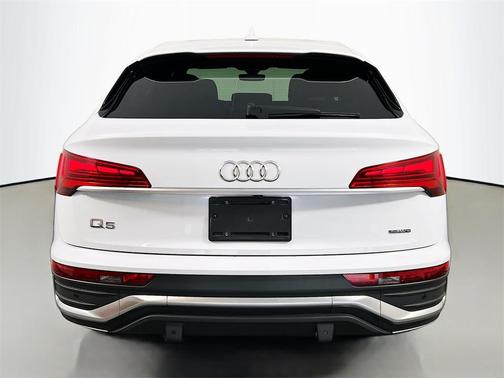 2022 Audi Q5 45 S line Premium Plus