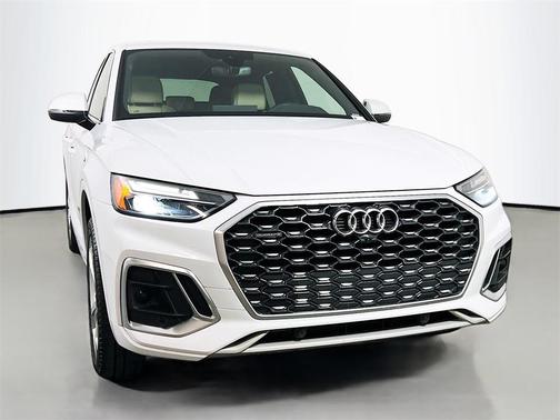 2022 Audi Q5 45 S line Premium Plus