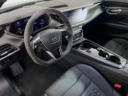 2022 Audi e-tron GT Premium Plus