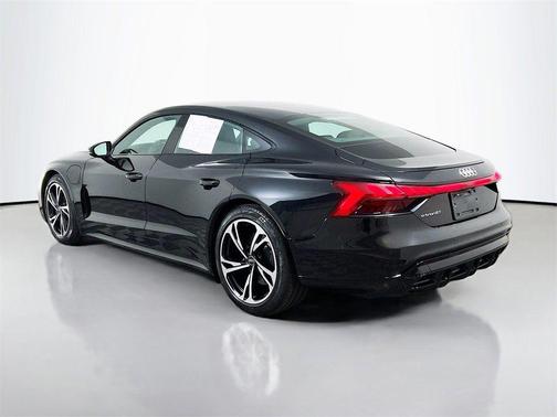 2022 Audi e-tron GT Premium Plus