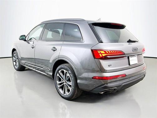 2026 Audi Q7 45 Premium
