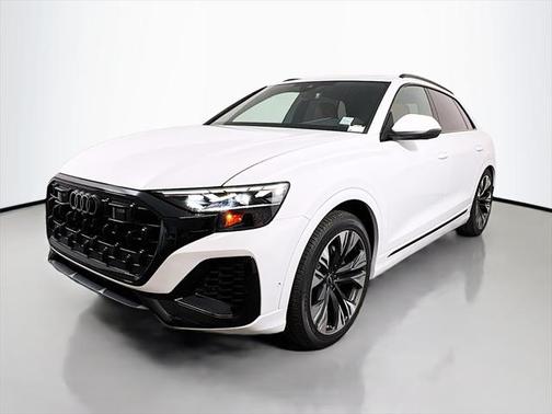 2025 Audi Q8 55 Premium Plus