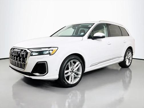 2025 Audi Q7 55 Premium Plus