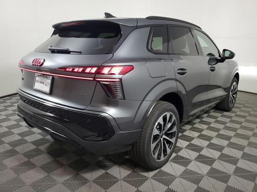 Daytona Gray Pearl Effect 2026 Audi Q3 TFSI quattro S tronic