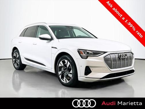 2022 Audi e-tron Premium Plus