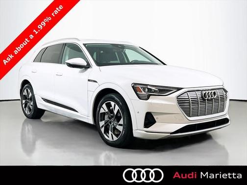 2022 Audi e-tron Premium Plus