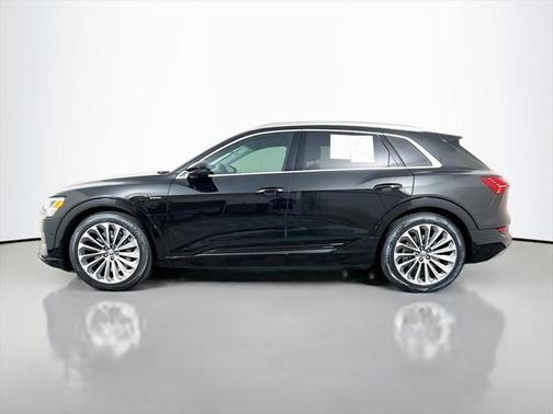 2019 Audi e-tron Premium Plus