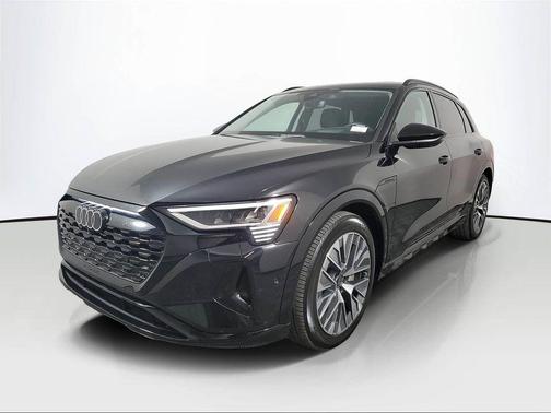 2024 Audi Q8 e-tron Prestige