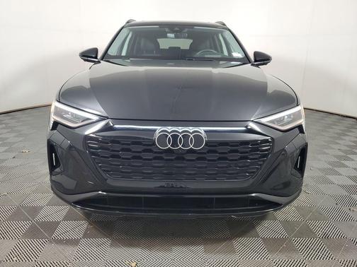 2024 Audi Q8 e-tron Prestige