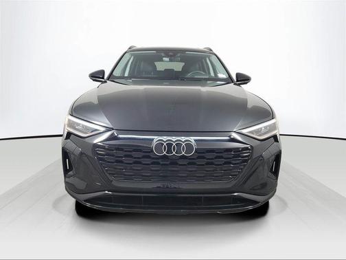 2024 Audi Q8 e-tron Prestige