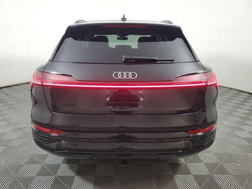 2024 Audi Q8 e-tron Prestige