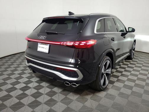 Mythos Black Metallic 2026 Audi SQ5 3.0T Premium Plus