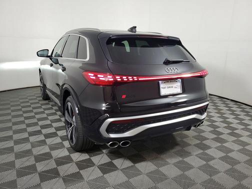 Mythos Black Metallic 2026 Audi SQ5 3.0T Premium Plus