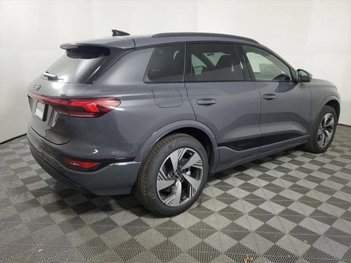 2025 Audi Q6 e-tron Premium Plus quattro