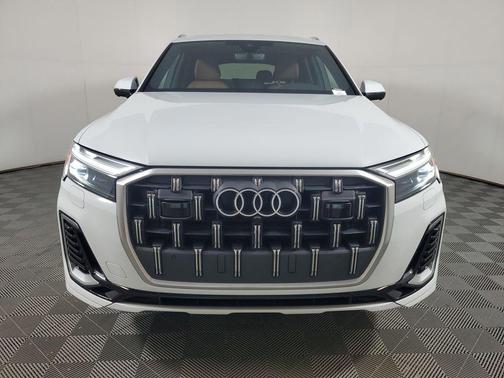 2025 Audi Q7 55 Premium