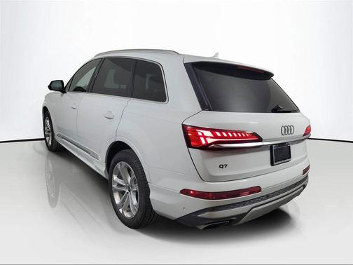 2025 Audi Q7 55 Premium