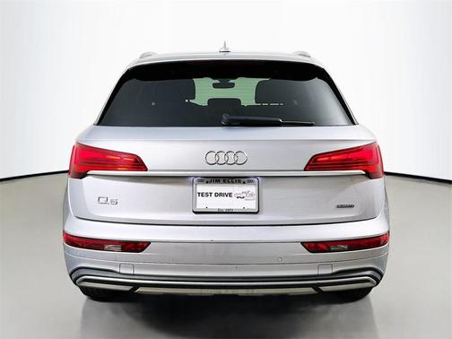 2022 Audi Q5 40 Premium Plus