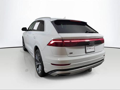 2025 Audi Q8 55 Premium Plus