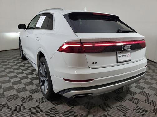 2025 Audi Q8 55 Premium Plus