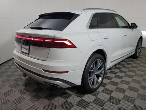 2025 Audi Q8 55 Premium Plus